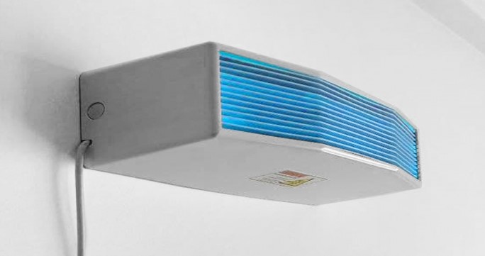 Опромінювач екранований ультрафіолетовий бактерицидний «UV-BLAZE»-15W (корпус і жалюзі з пластику).